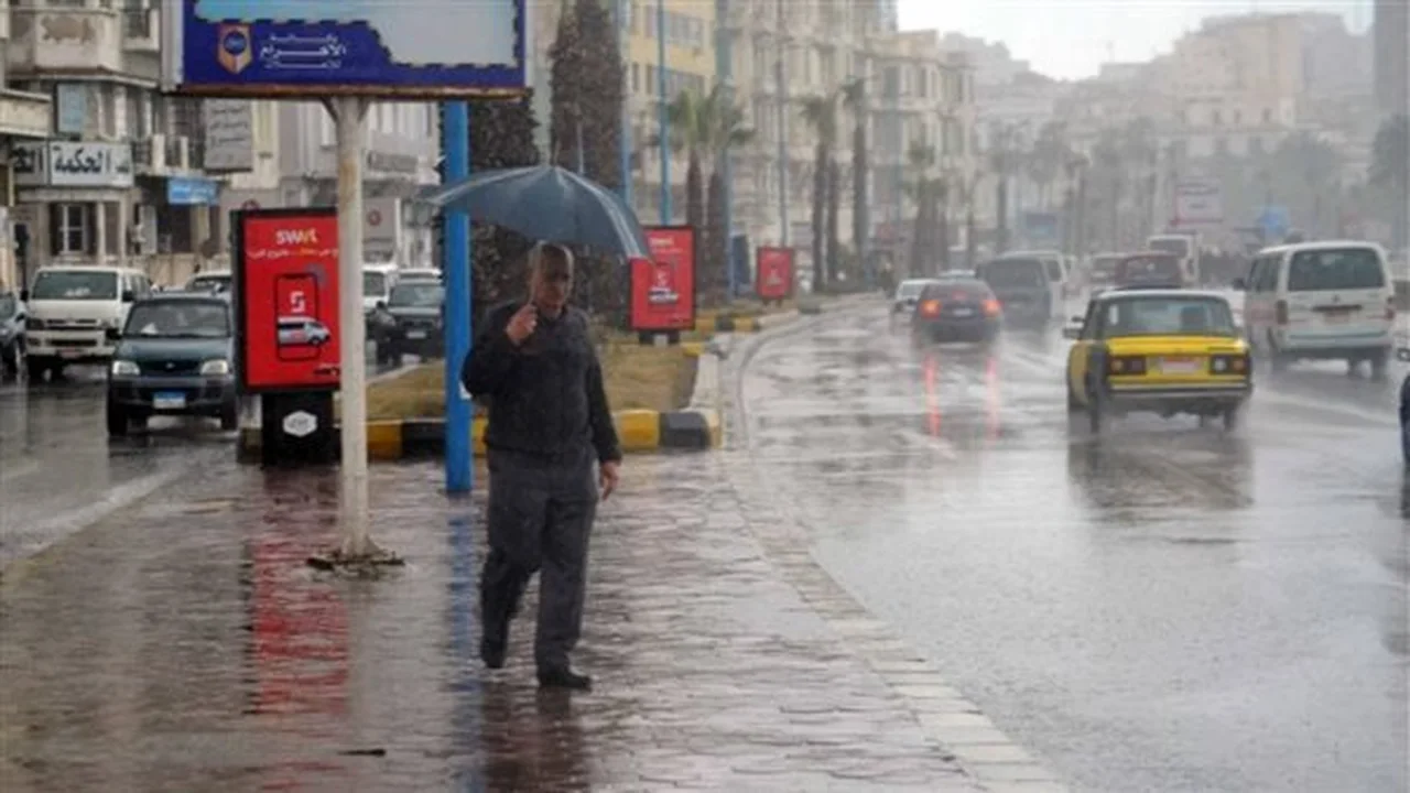 أمطار تضرب محافظات القناة مع نشاط ملحوظ للرياح في أغلب الأنحاء المصرية